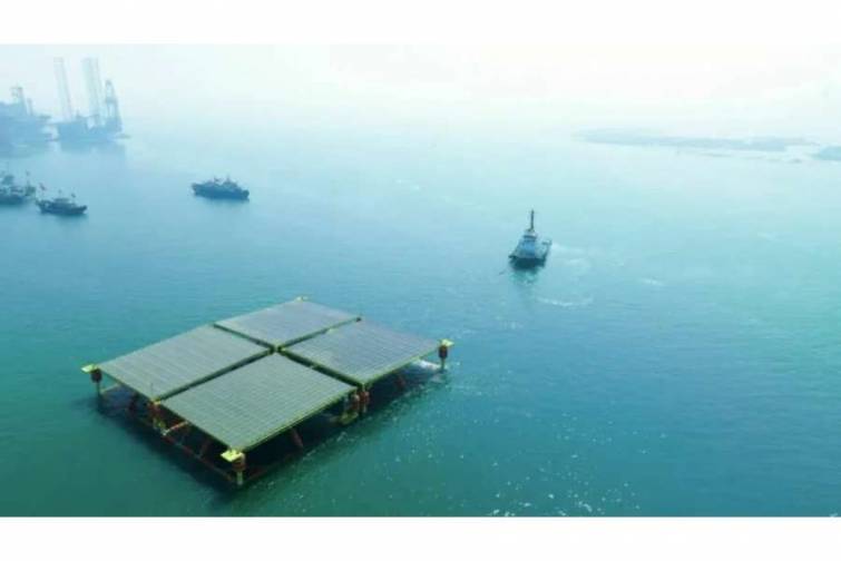Dənizdə günəş enerjisi istehsal edən platforma istifadəyə verilib