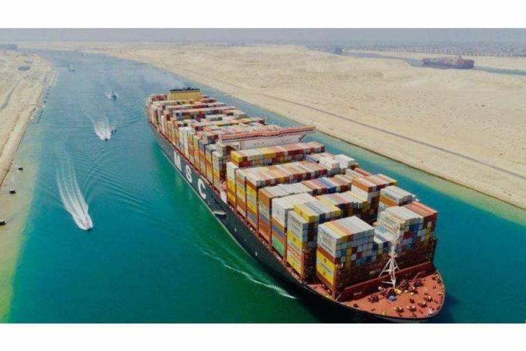 Süveyş kanalından birinci rübdə daha çox tanker keçib
