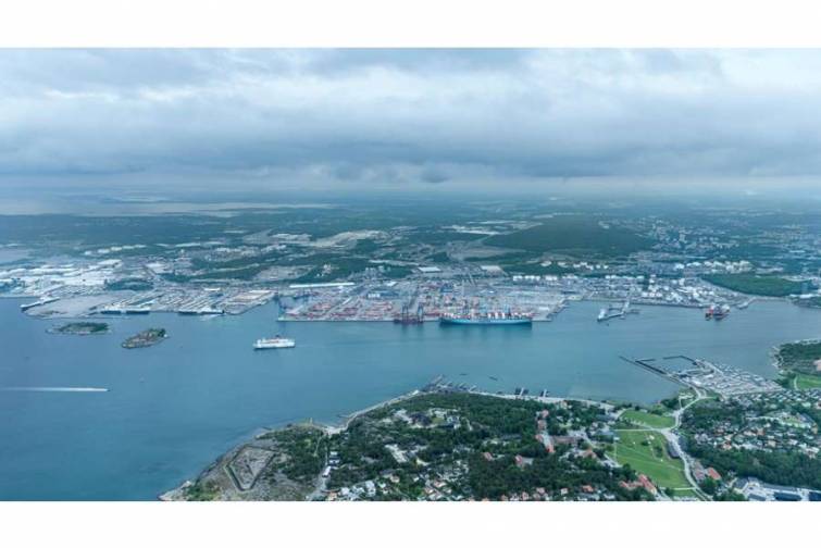 İsveçin Höteborq limanında yük dövriyyəsi artıb