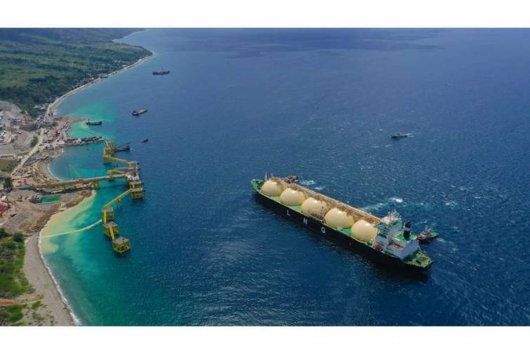 LNG tankerindən üzən anbar kimi istifadə ediləcək