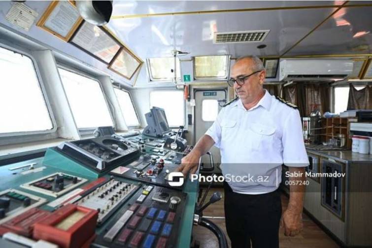 “Gəmilər gedər aydın üfüqlərə”: Sükanı möhkəm saxlayanlarla bir gün... -