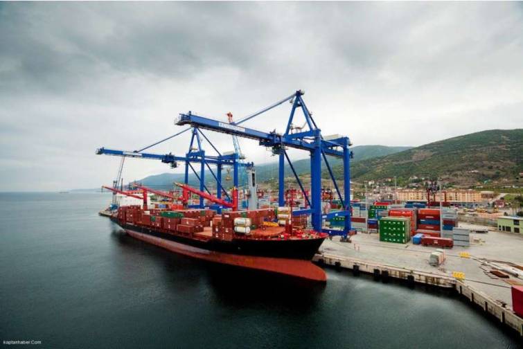 İstanbul limanının qəbul etdiyi yüklərin həcmi açıqlanıb