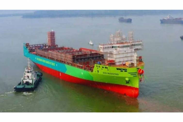 Dünyanın metanolla işləyən ikinci konteyner gəmisi suya salınıb - VİDEO