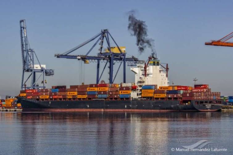 “SFT Türkiyə” konteyner gəmisi ilk dəfə Petrolesport terminalına yan alıb