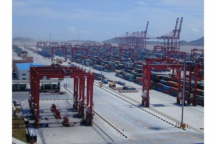 Çinin limanlarında 1,11 milyard ton müxtəlif yüklər aşırılıb