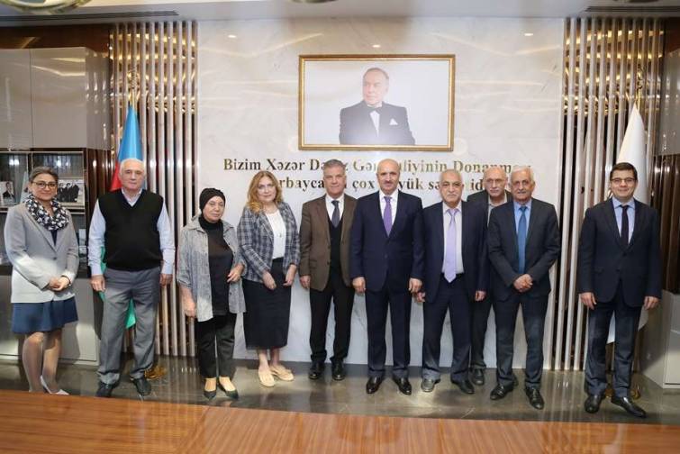 Təqaüdə çıxan əməkdaşlarla görüş keçirilib