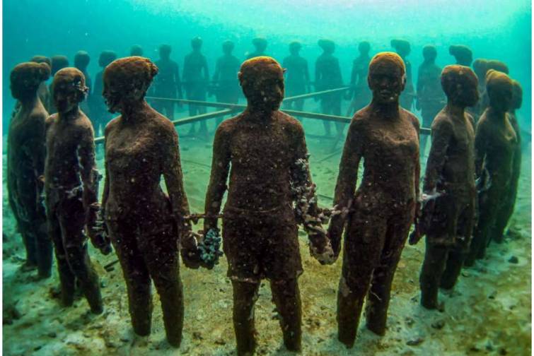 “Molinere” sualtı heykəllər parkında eksponatların sayı artıb