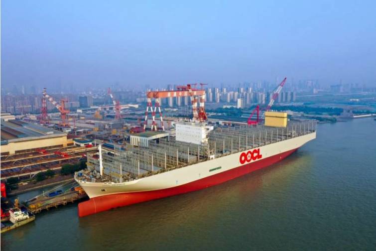 “OOCL” yeni ilin ilk konteyner gəmisini istismara qəbul edib