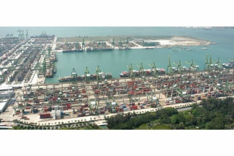 Sinqapur limanında “bortdan-borta” yeni tankerə 1,34 min ton alternativ yanacaq ötürülüb
