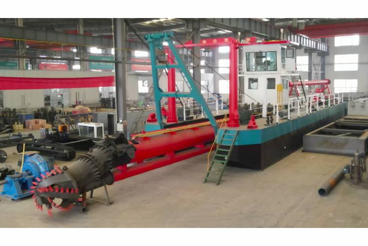 “HID Dredger” şirkəti sifarişçini gəmiyə texniki xidmət xərclərini azaldacaq ehtiyat hissələri ilə tam təmin edib