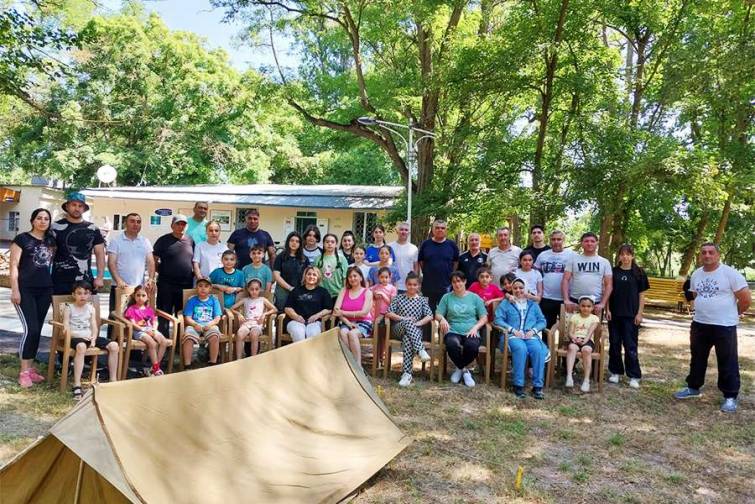 Dənizçi ailələri arasında “Atam, anam və mən” adlı idman-turizm yarışı təşkil olunub