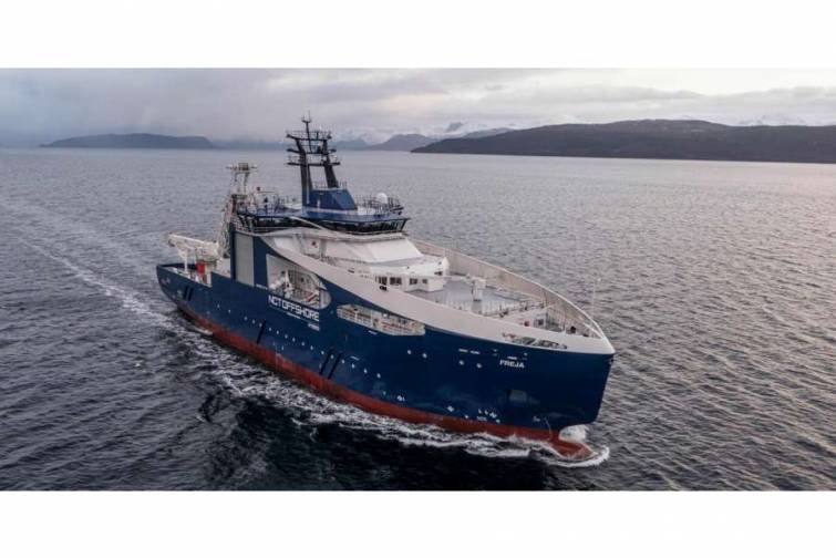 “Vard” yeni kabelçəkən gəmini təhvil verib