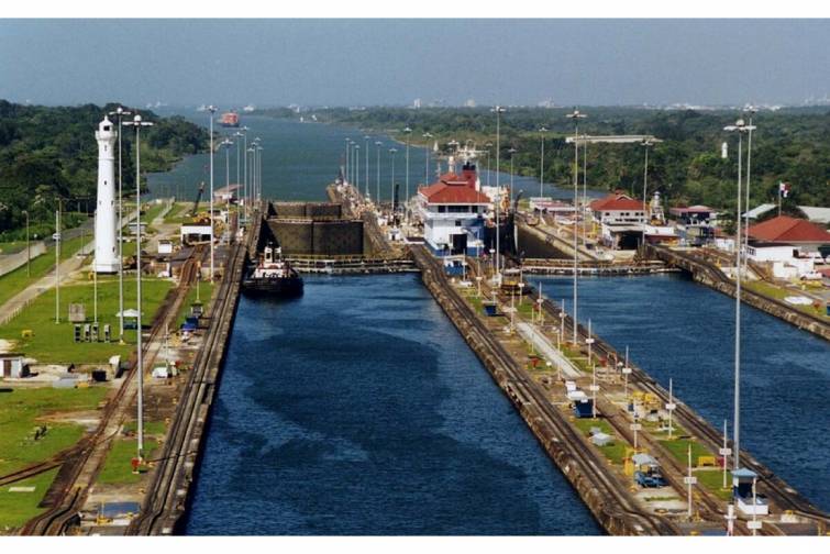 Panama 107 gəminin qeydiyyatını ləğv edib