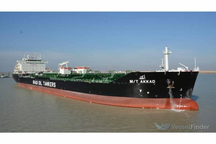 İraqda tanker limana çırpılıb