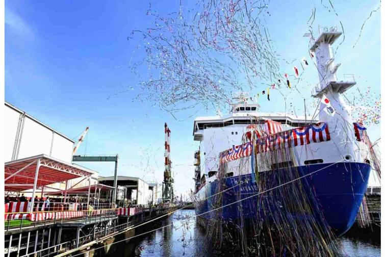 Yaponiyada “Mirai II” buzqıran gəmisi suya buraxılıb