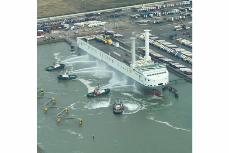Zeebrugge limanında göyərtəsində elektrik avtomobilləri olan Ro-Ro gəmisi yanıb