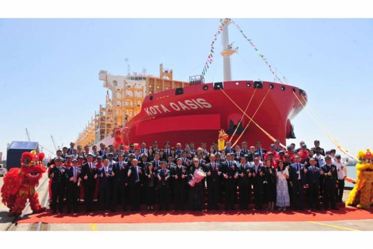 Tutumu 8200 TEU olan konteyner gəmisi “Kota Oasis” adı ilə səfərlərə çıxacaq