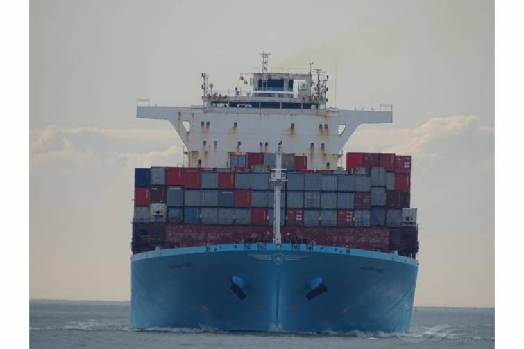 Norveçin xilasedici yedək gəmisi qəza vəziyyətində olan “Maersk Sana” konteyner gəmisinə çatıb
