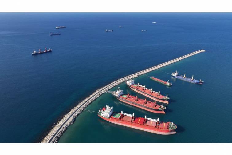 Suriya 14 ildə ilk neft partiyasını ixrac edib