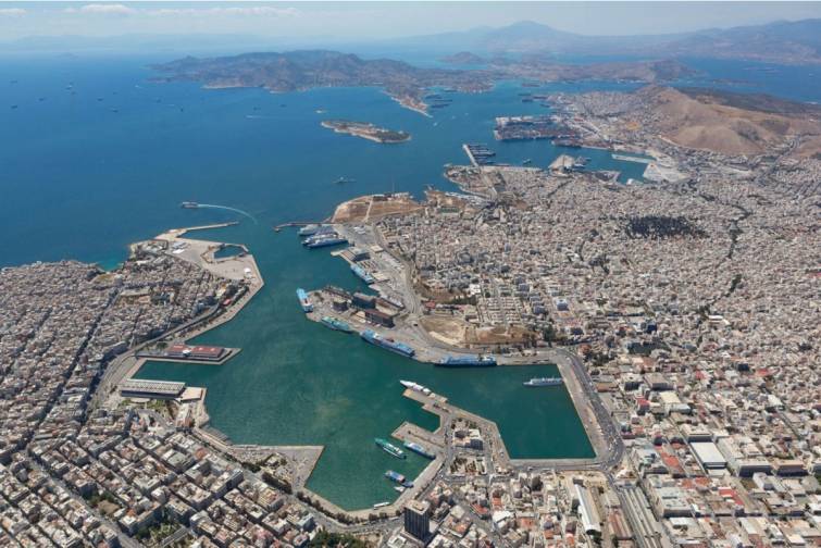 Pirey limanında 2 435 konteyner müsadirə olunub