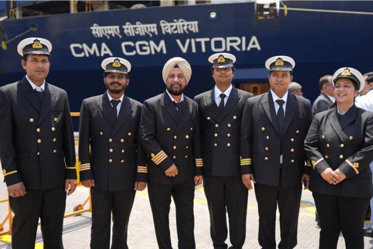 D&uuml;nyanın ən b&ouml;y&uuml;k konteyner gəmiləri Hindistan bayrağına ke&ccedil;id edir