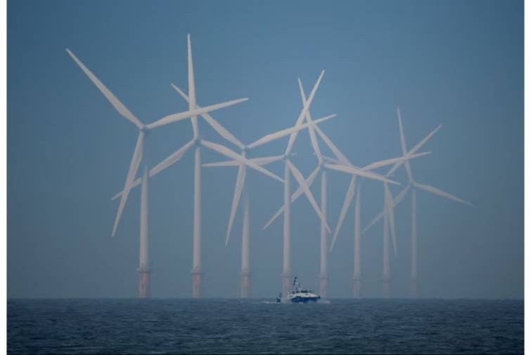 B&ouml;y&uuml;k Britaniya dənizdə k&uuml;lək enerjisi istehsalı &uuml;&ccedil;&uuml;n 1,45 milyard funt sterlinq b&uuml;dcə ayırıb