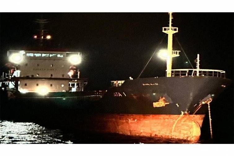 &Ccedil;anaqqala boğazından ke&ccedil;ən gəminin m&uuml;hərrikində nasazlıq yaranıb