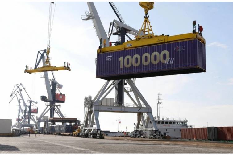 Bakı Limanında rekord nəticə: illik konteyner aşırma tarixdə ilk dəfə 100 000 TEU-ya &ccedil;atdı