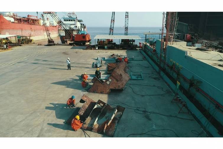 Banqladeş gəmi s&ouml;k&uuml;nt&uuml;s&uuml; bazarında liderliyi ələ ke&ccedil;irdi