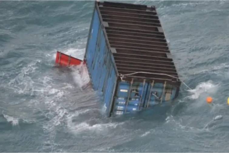 Kasablanka limanında 85 konteyner dənizə d&uuml;ş&uuml;b