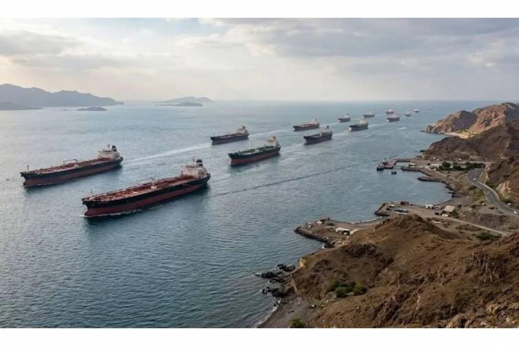 H&ouml;rm&uuml;z b&ouml;hranı: K&ouml;rfəzdə 3 200 gəmi hərəkətsiz qalıb