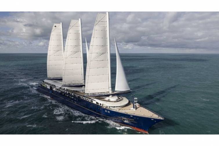 D&uuml;nyanın ən b&ouml;y&uuml;k yelkənli l&uuml;ks kruiz gəmisi sınaq y&uuml;r&uuml;şlərində yeni rekorda imza atıb