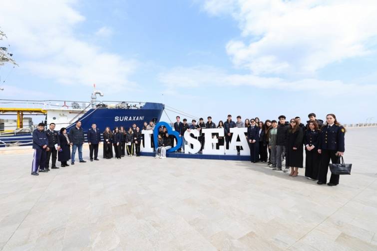 Dəniz&ccedil;ilik peşəsinə marağı olan məktəblilər &uuml;&ccedil;&uuml;n &ldquo;A&ccedil;ıq qapı&rdquo; g&uuml;n&uuml; ke&ccedil;irilib